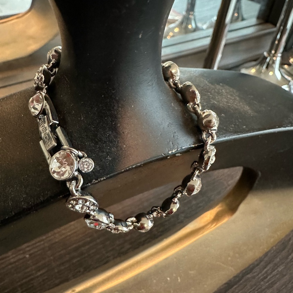 Givenchy Bracelet. Authentic - Picture 5 of 7
